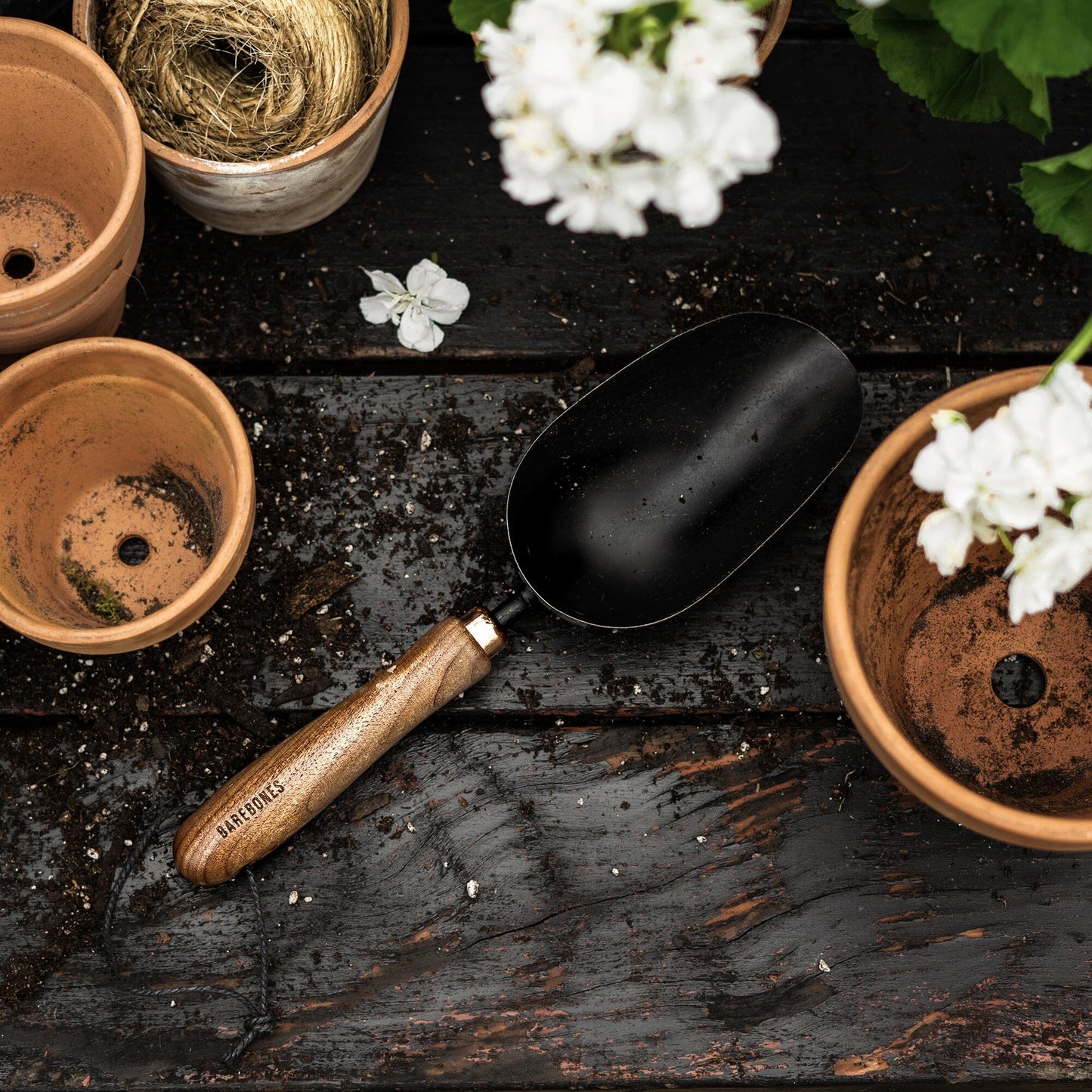 Barebones Garden Scoop