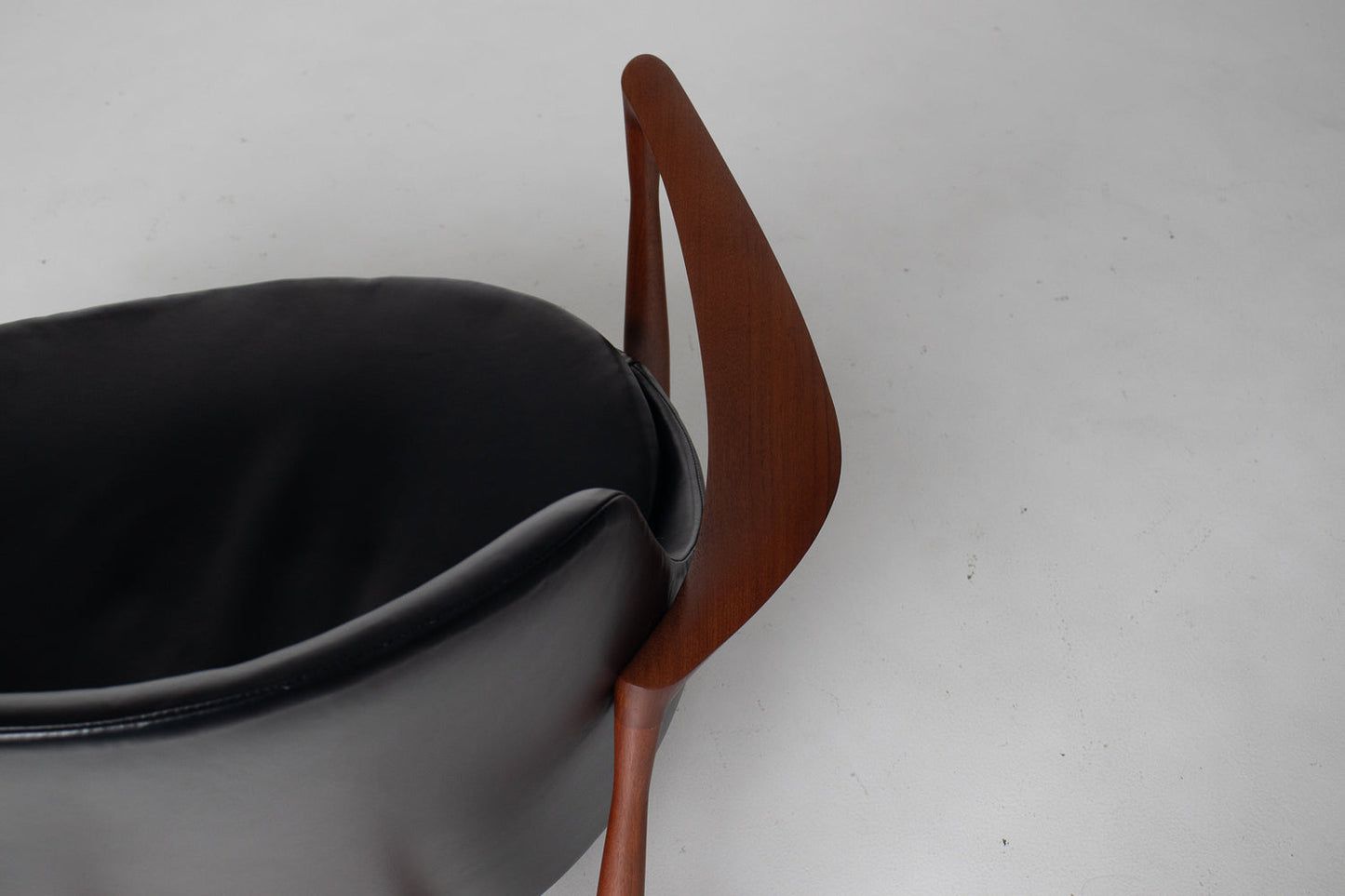 Rare Pair of Vintage Elizabeth Lounge Chairs by Ib Kofod Larsen