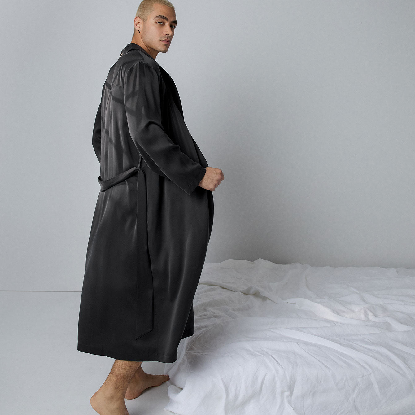 Lunya Men's Immersed Black Washable Silk Robe
