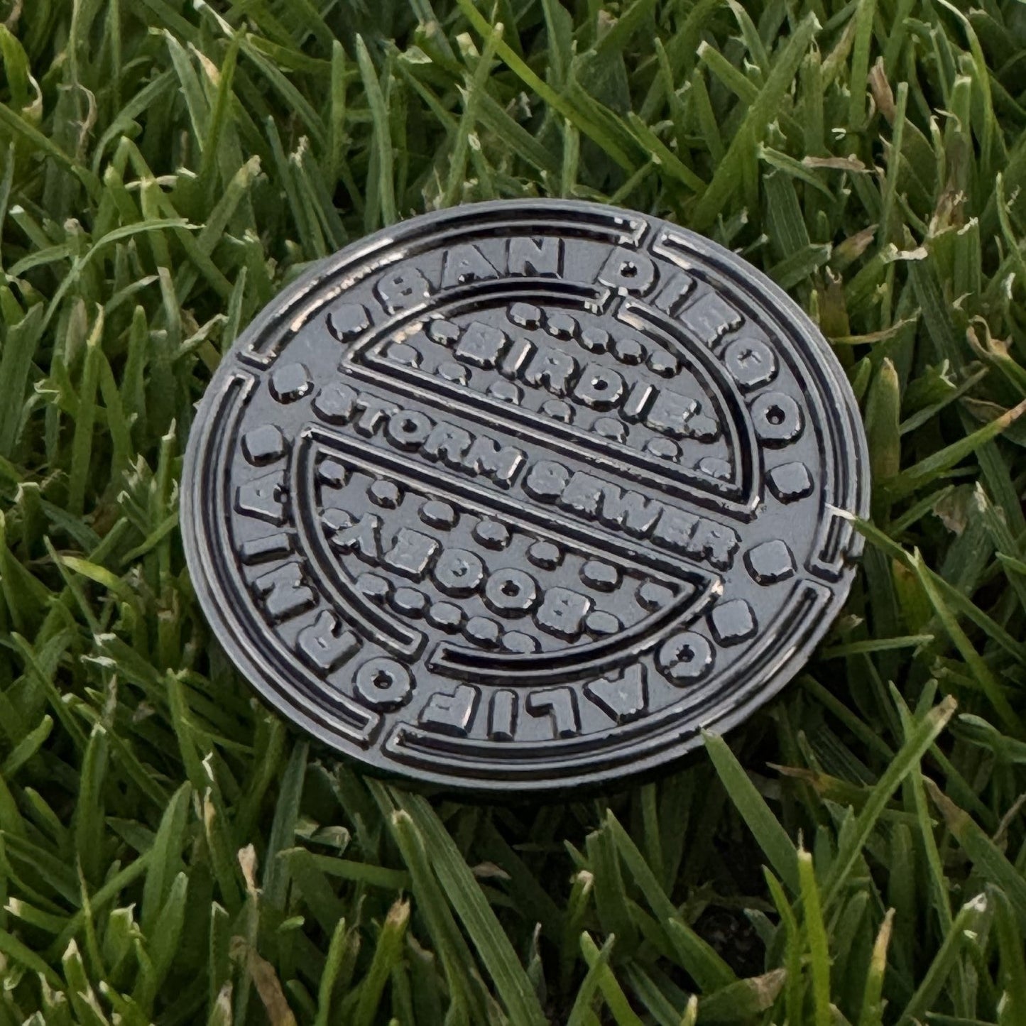 Tomo Golf Manhole Ball Marker