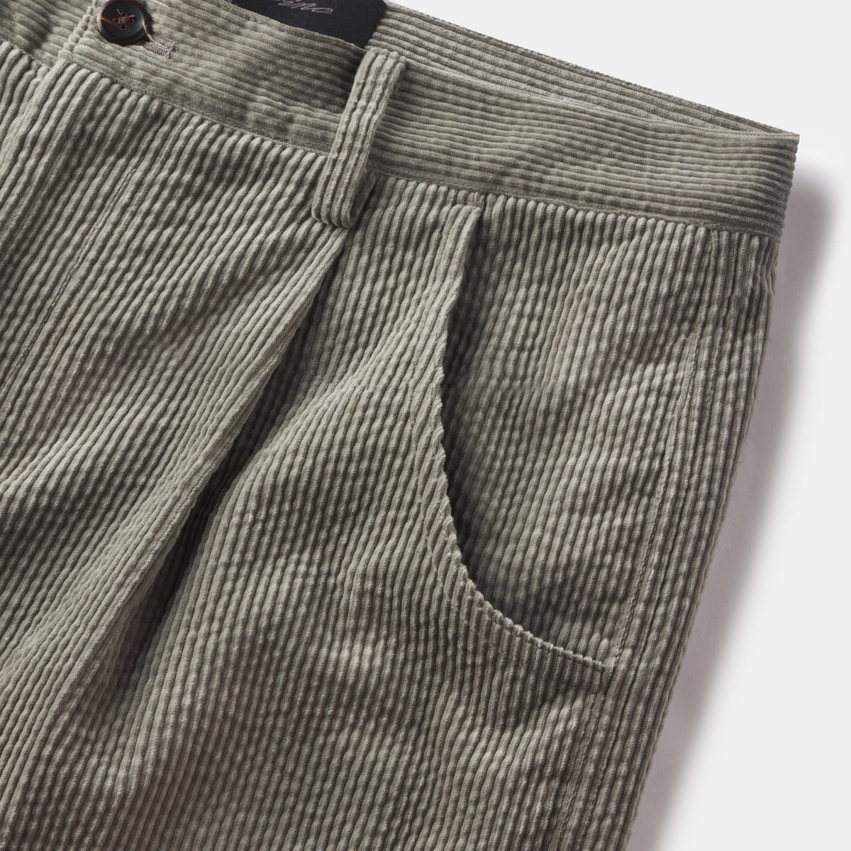 AARON LEVINE SINGLE PLEAT CORDUROY SHORT