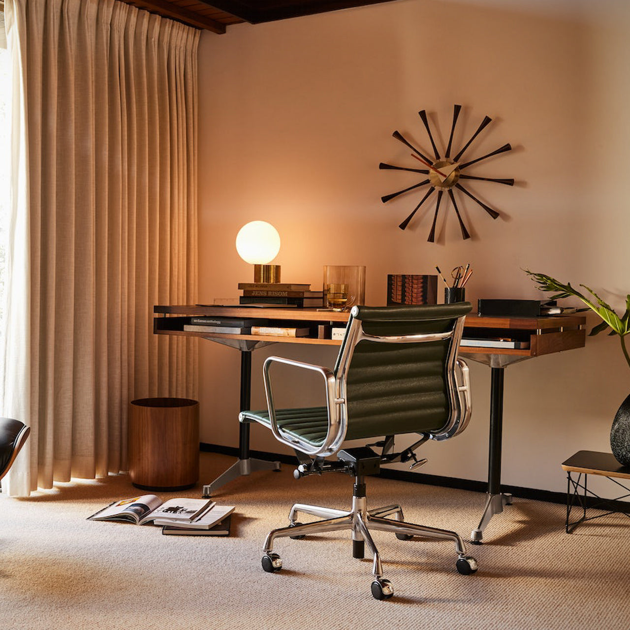 Eames 2500 Series Executive Desk