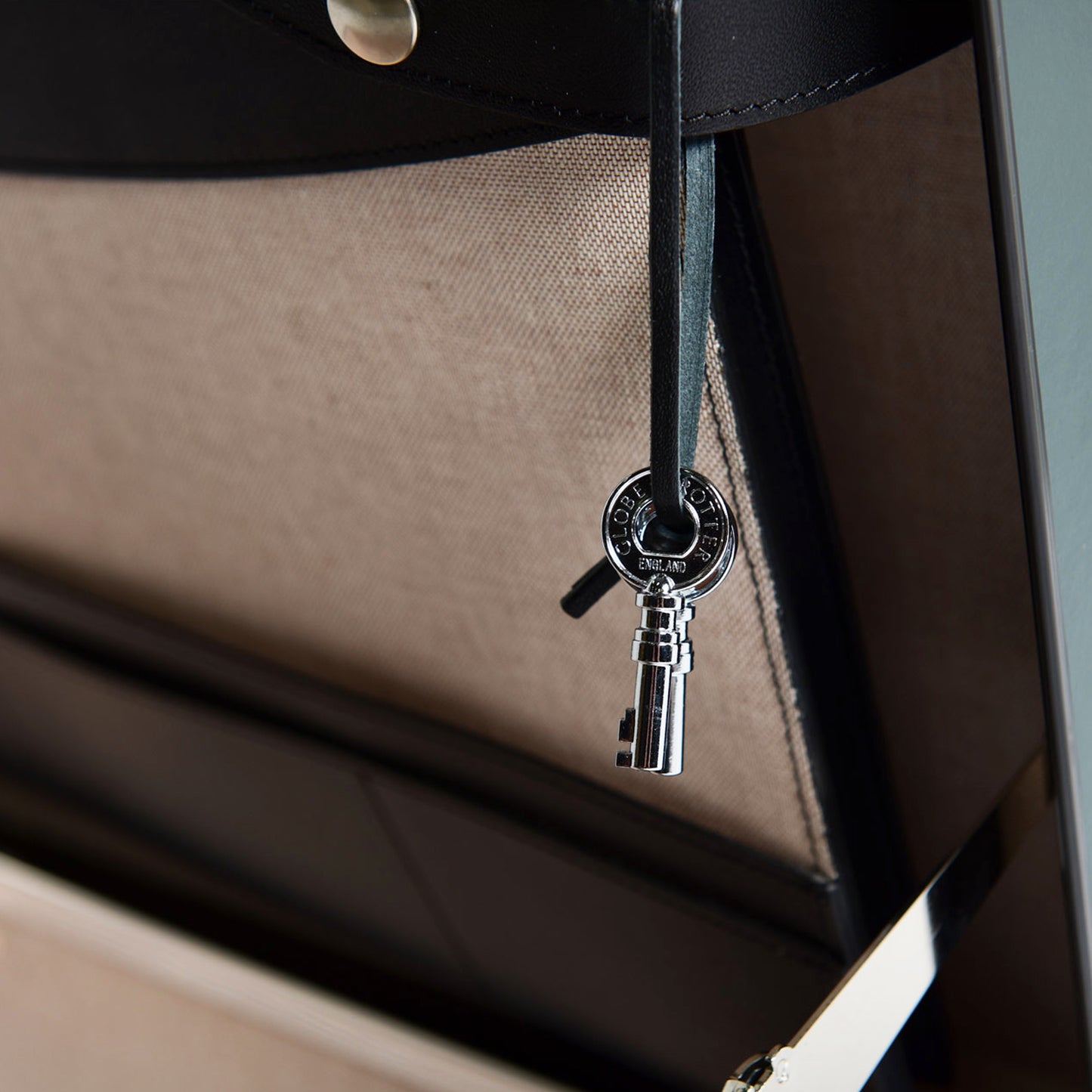 Globe-Trotter No Time to Die Attache