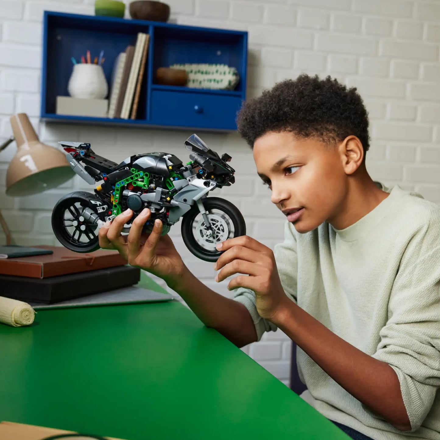 LEGO Kawasaki Ninja H2R Motorcycle