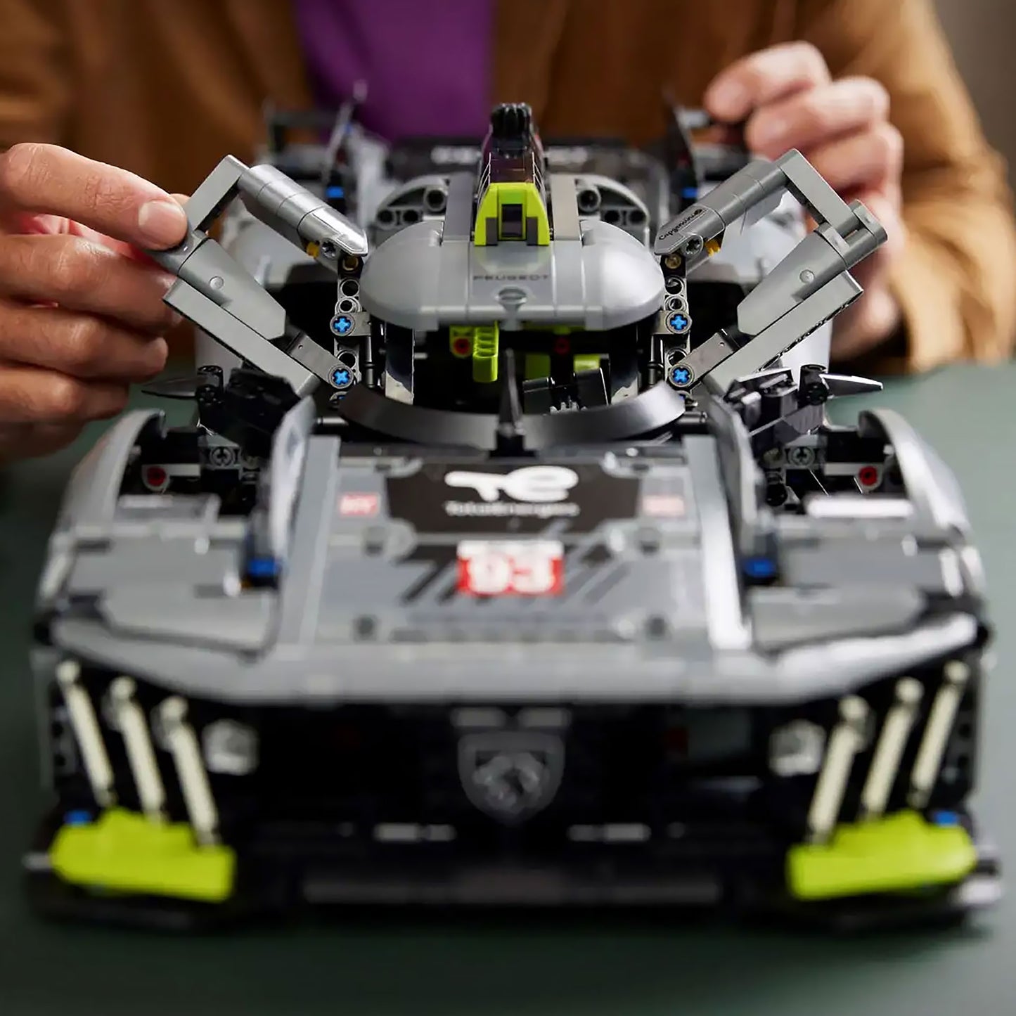 LEGO Peugeot 9X8 24H Le Mans Hybrid Hypercar