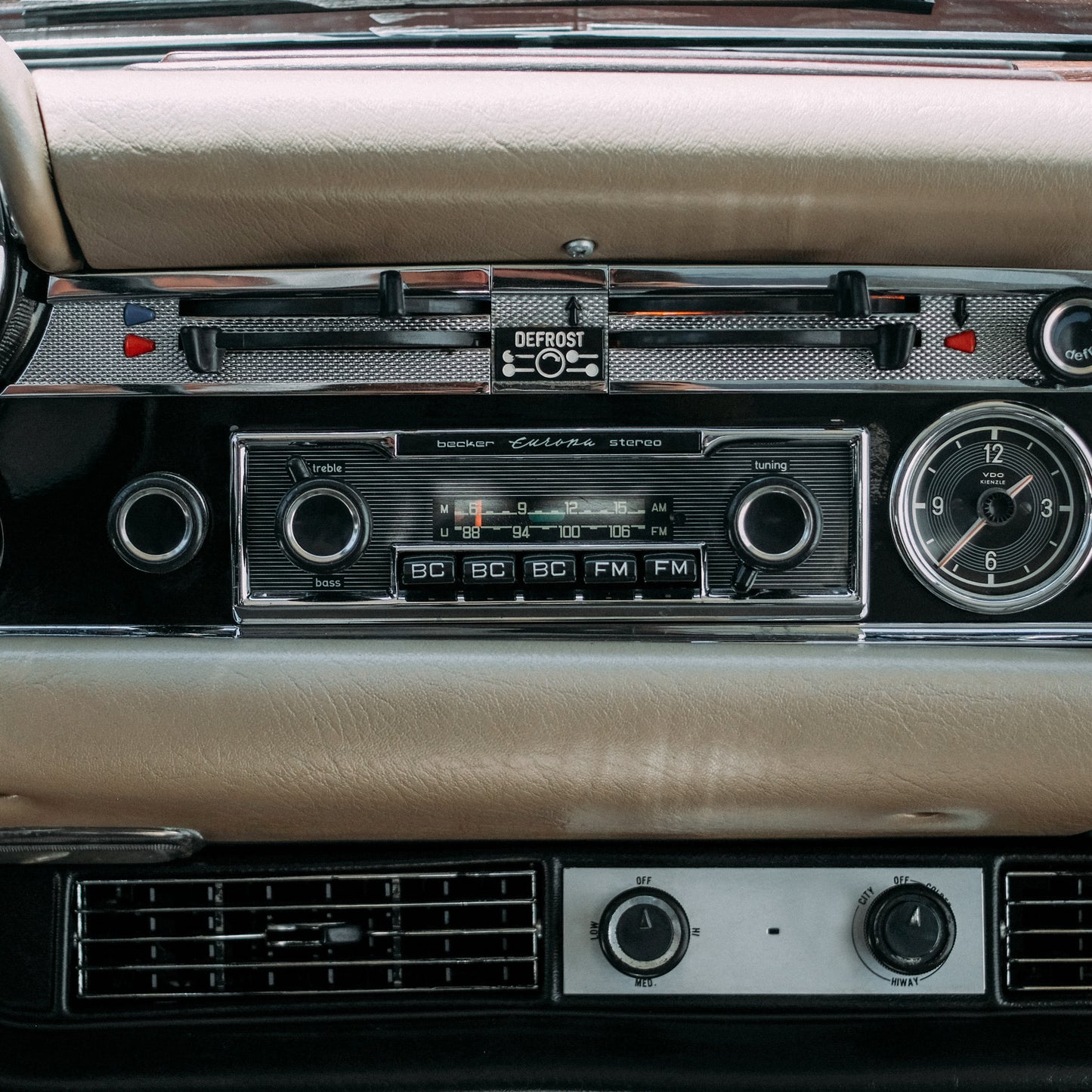 Robert Downey Jr.'s 1970 Mercedes-Benz 280SL Pagoda Coupe Roadster