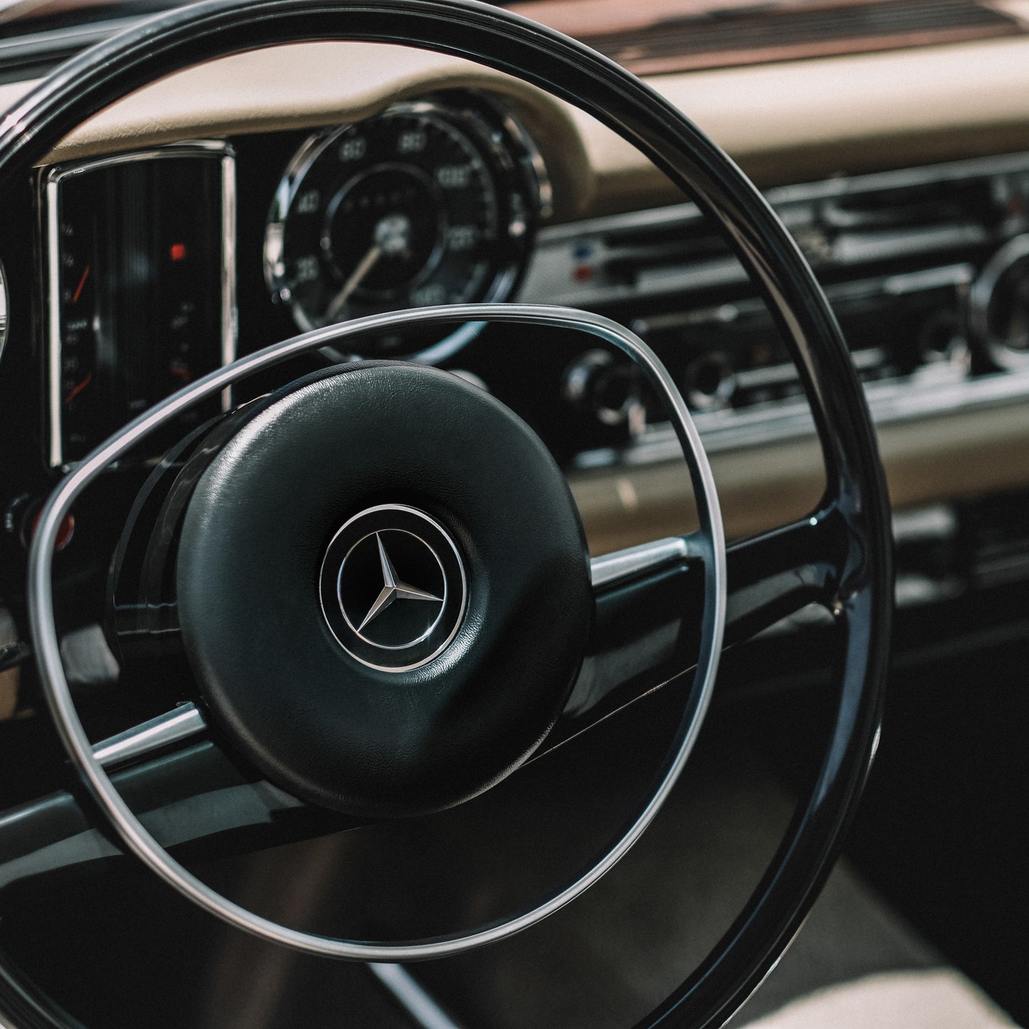 Robert Downey Jr.'s 1970 Mercedes-Benz 280SL Pagoda Coupe Roadster