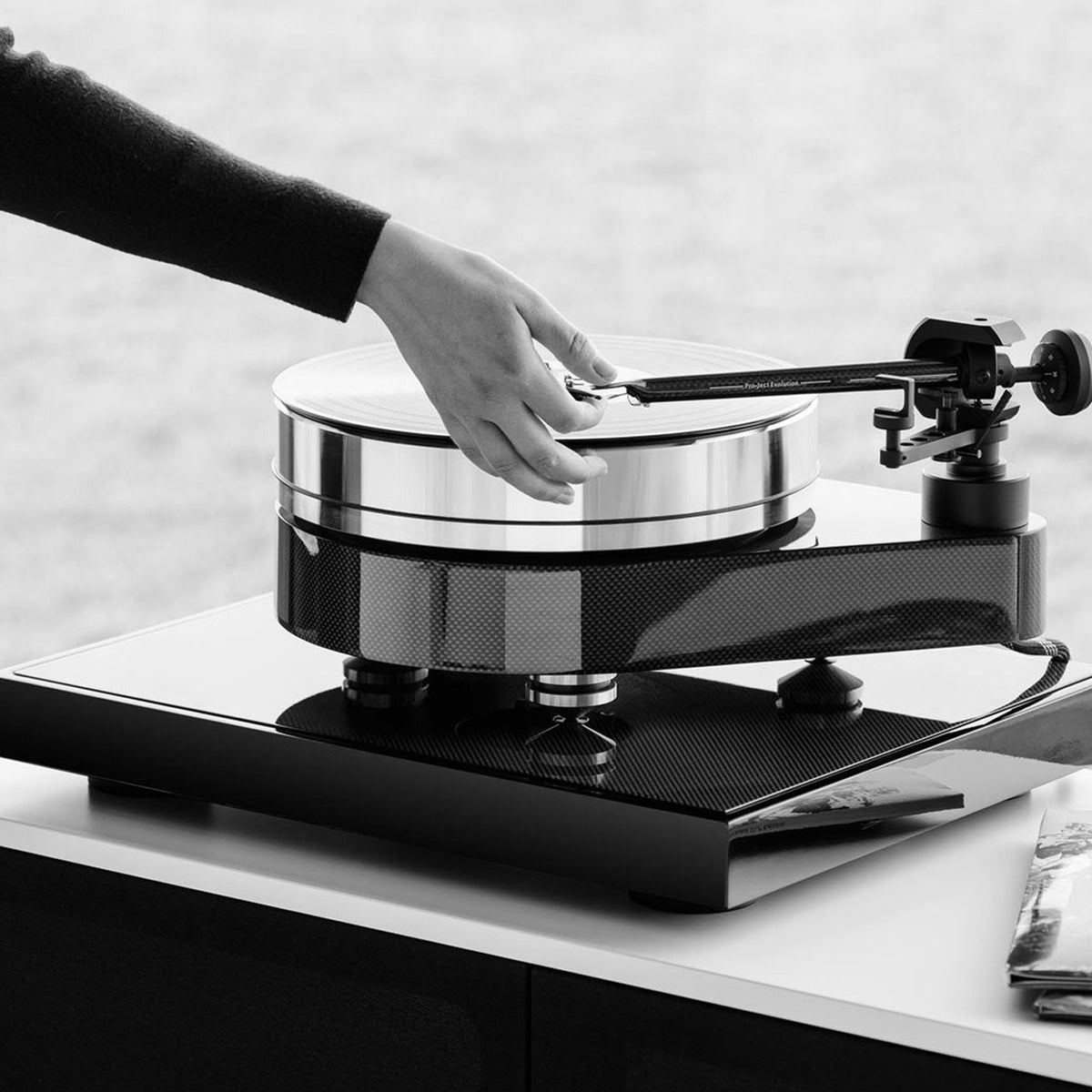 Pro-Ject RPM 10 Carbon Turntable
