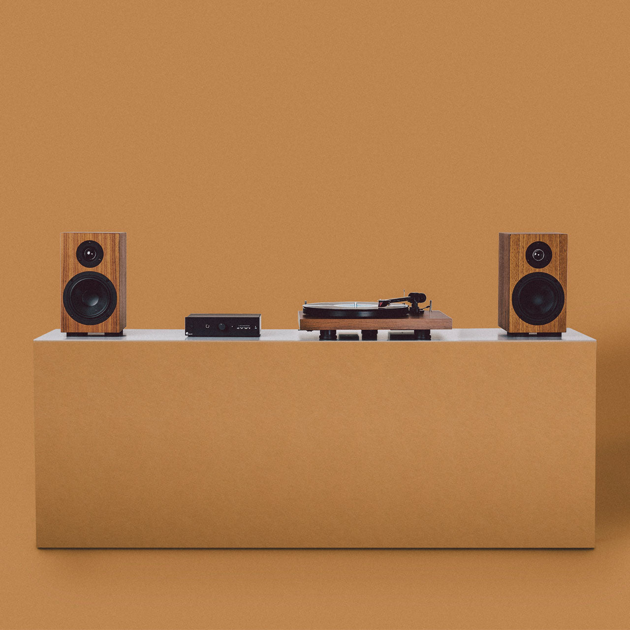 Pro-Ject Colorful Audio System