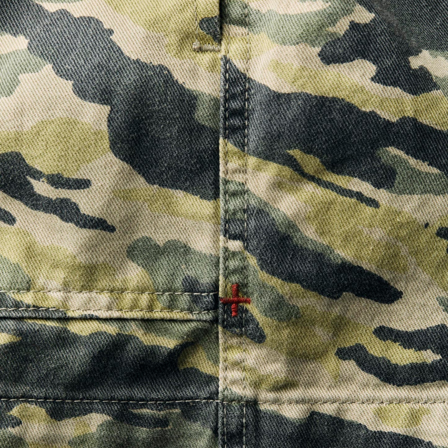 imogene + willie the lounge short in brushstroke camo