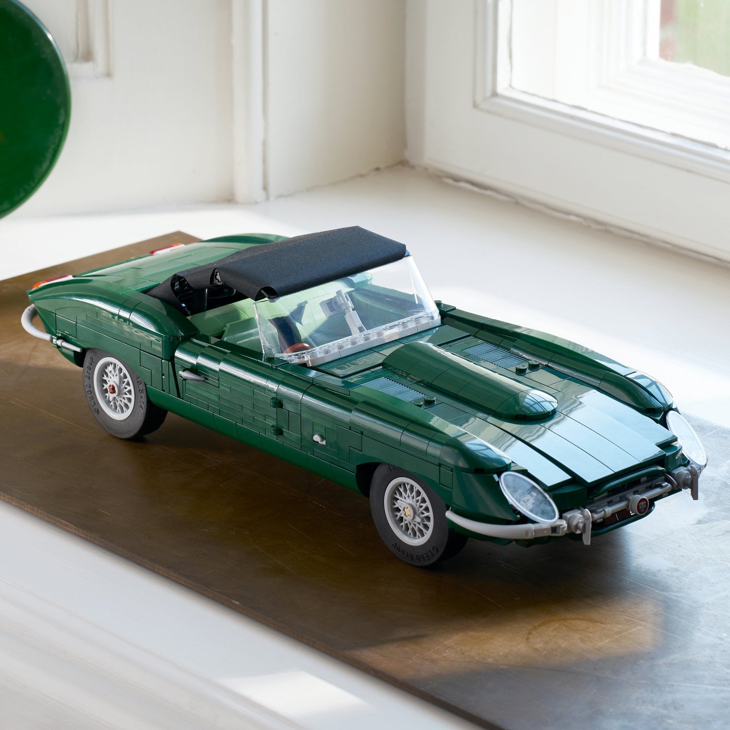LEGO® Icons: Jaguar E-Type 11381