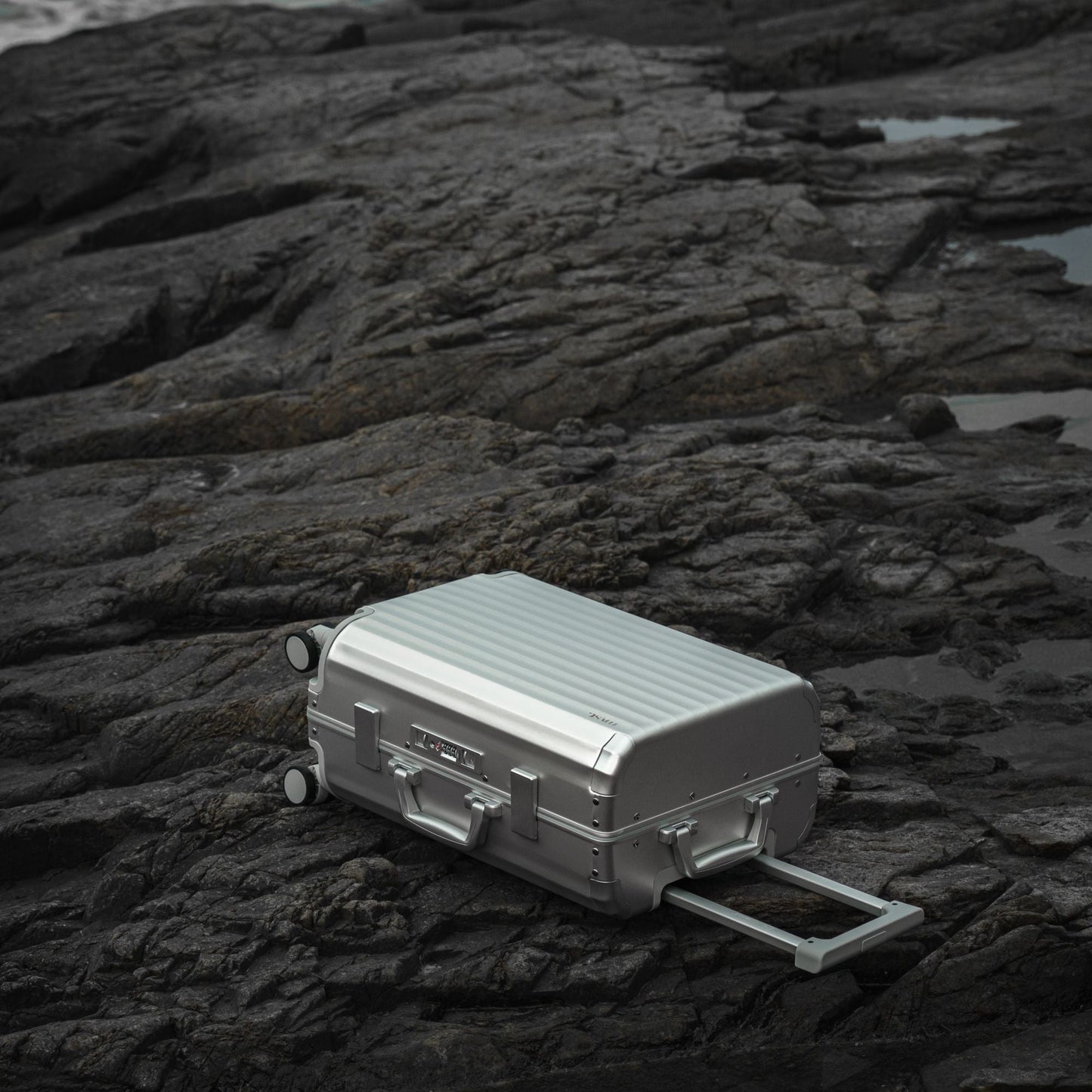 MVST SPACE Aluminum Silver Suitcase