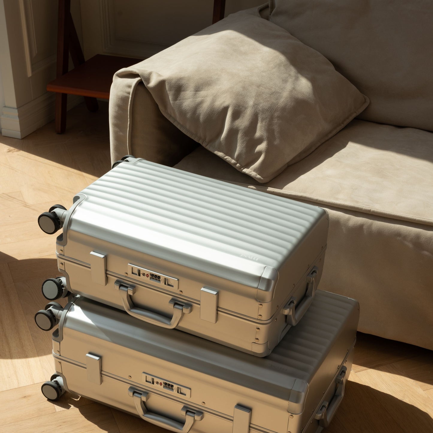 MVST SPACE Aluminum Silver Suitcase