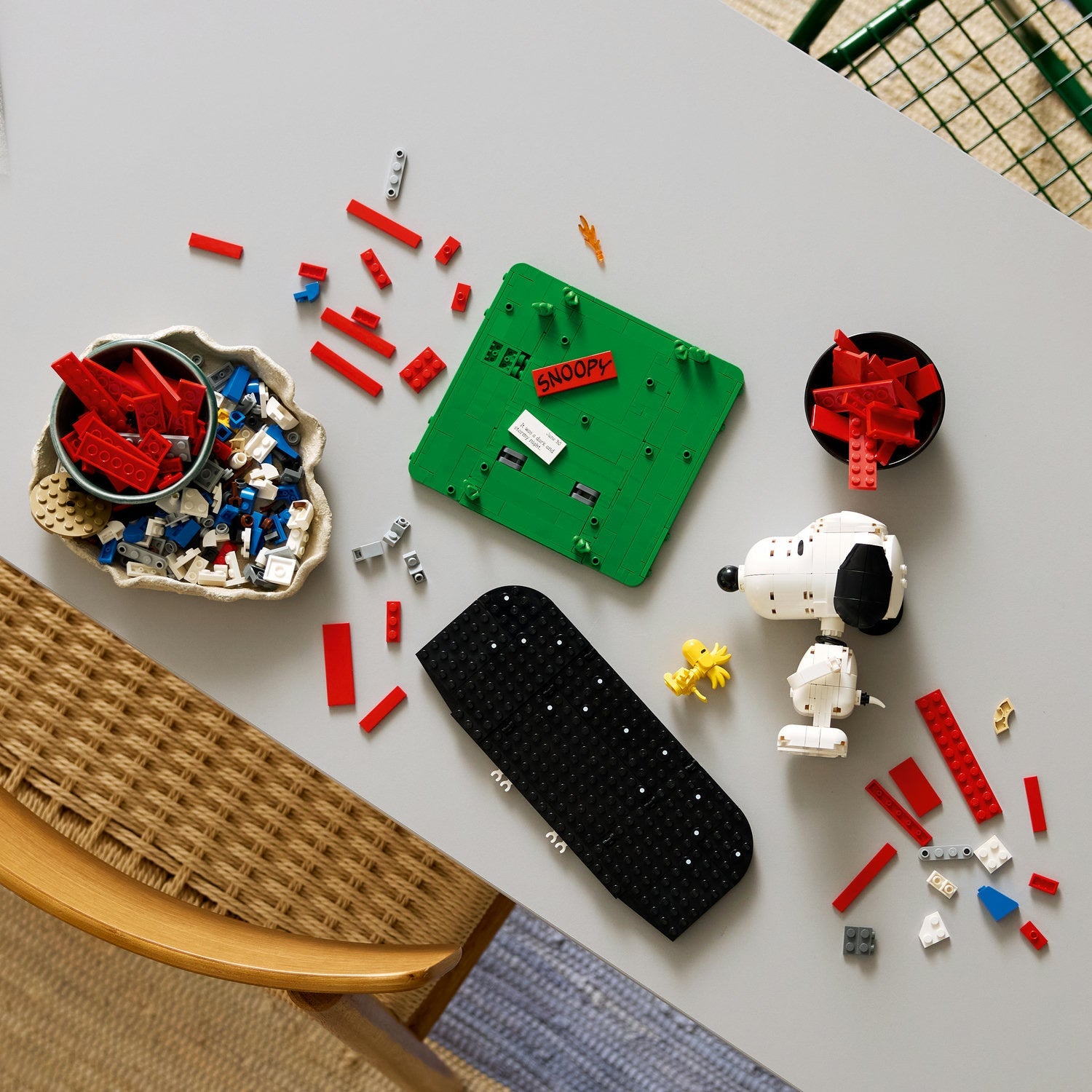 LEGO® LEGO Ideas: Peanuts: Snoopy's Doghouse 21368