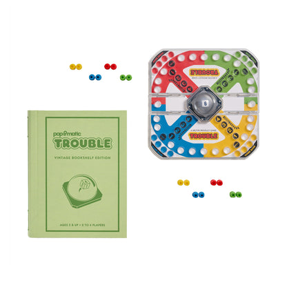 Vintage-Bücherregal-Spiele