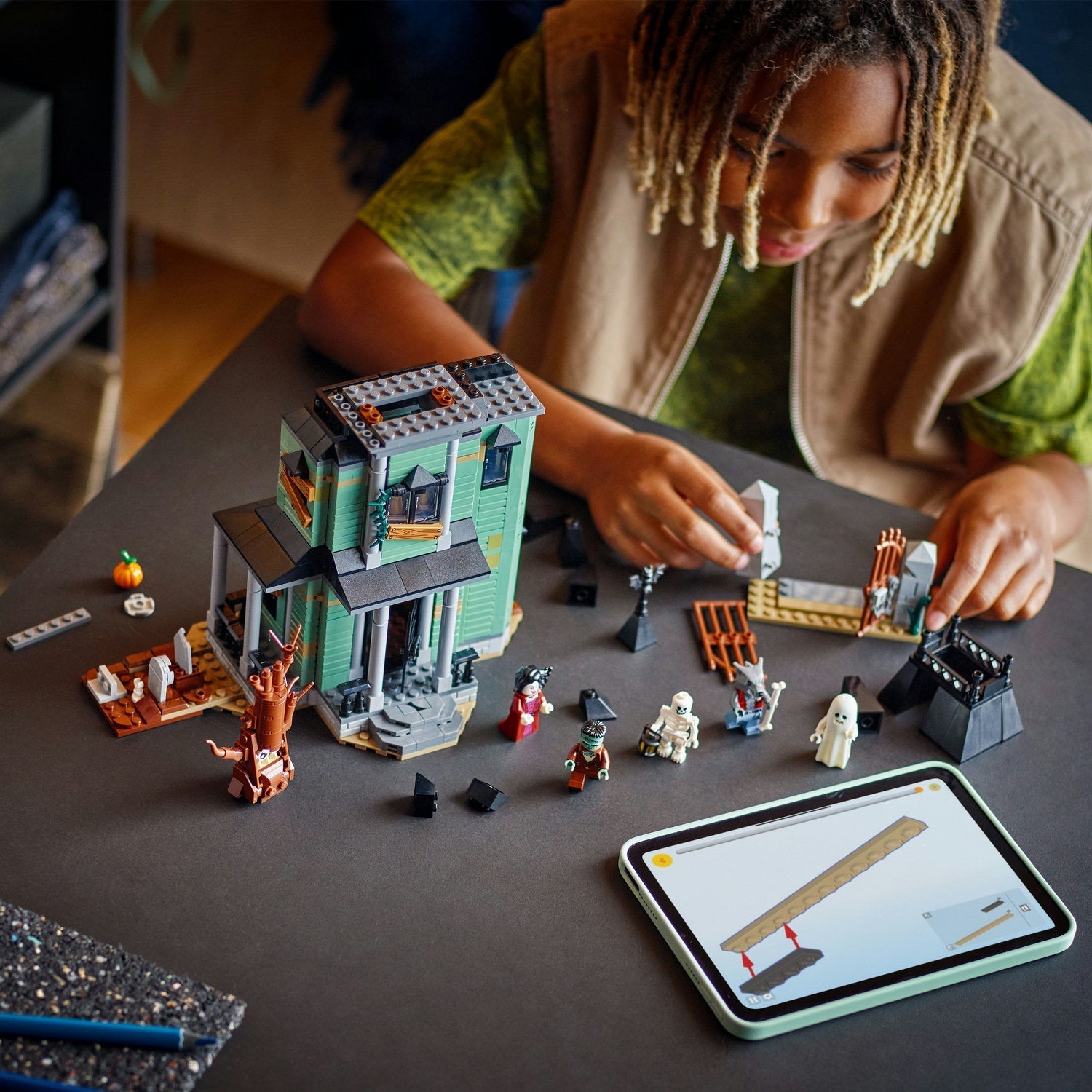 LEGO Creator Haunted Mansion