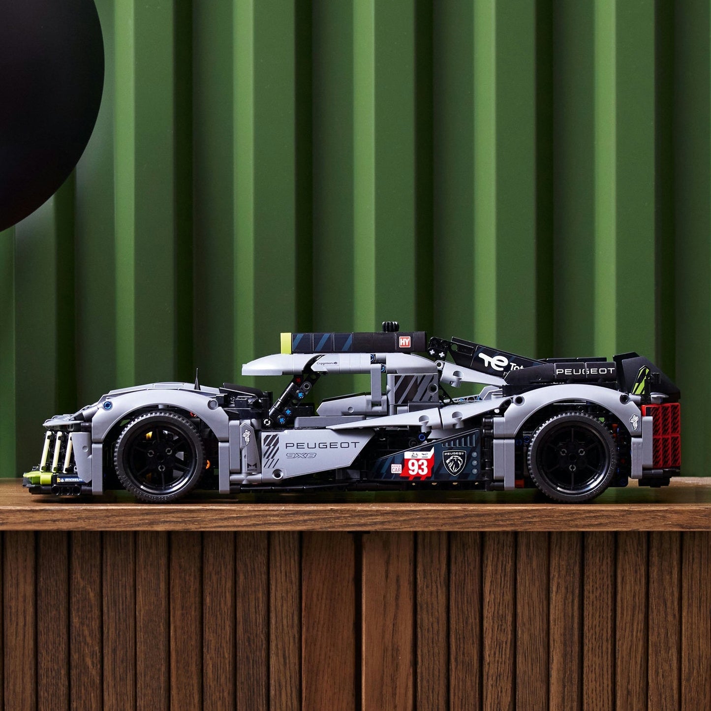 LEGO Peugeot 9X8 24H Le Mans Hybrid Hypercar