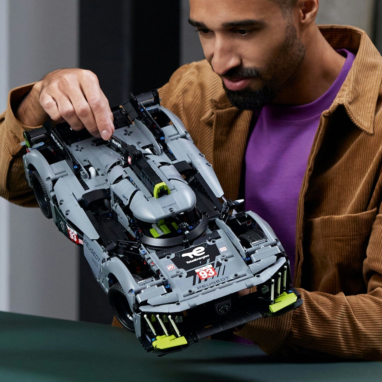 LEGO Peugeot 9X8 24H Le Mans Hybrid Hypercar