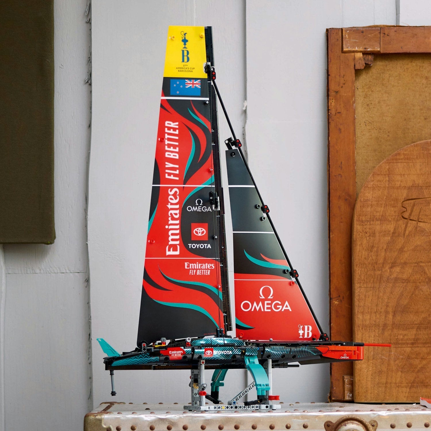 LEGO Emirates Team New Zealand AC75 Yacht