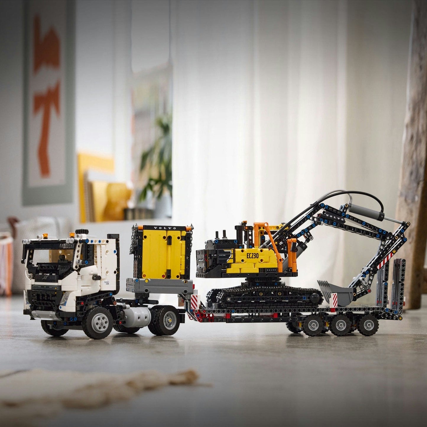 LEGO Technic: Volvo FMX Truck & EC230 Electric Excavator 42175