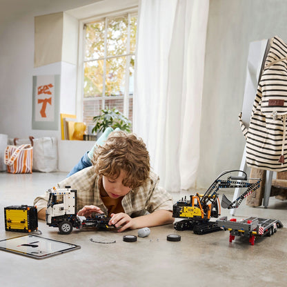 LEGO Technic: Volvo FMX Truck & EC230 Electric Excavator 42175