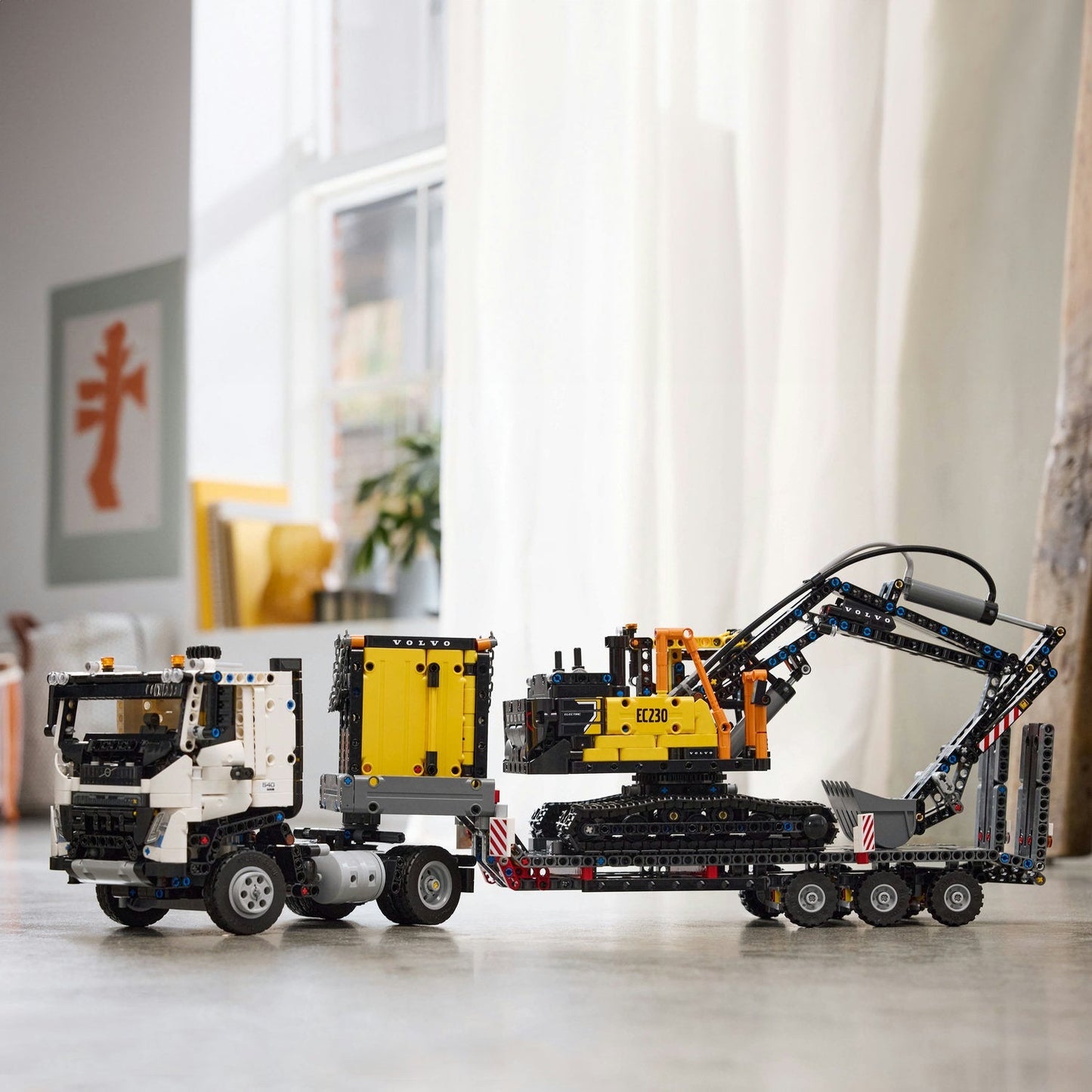 LEGO Technic: Volvo FMX Truck & EC230 Electric Excavator 42175
