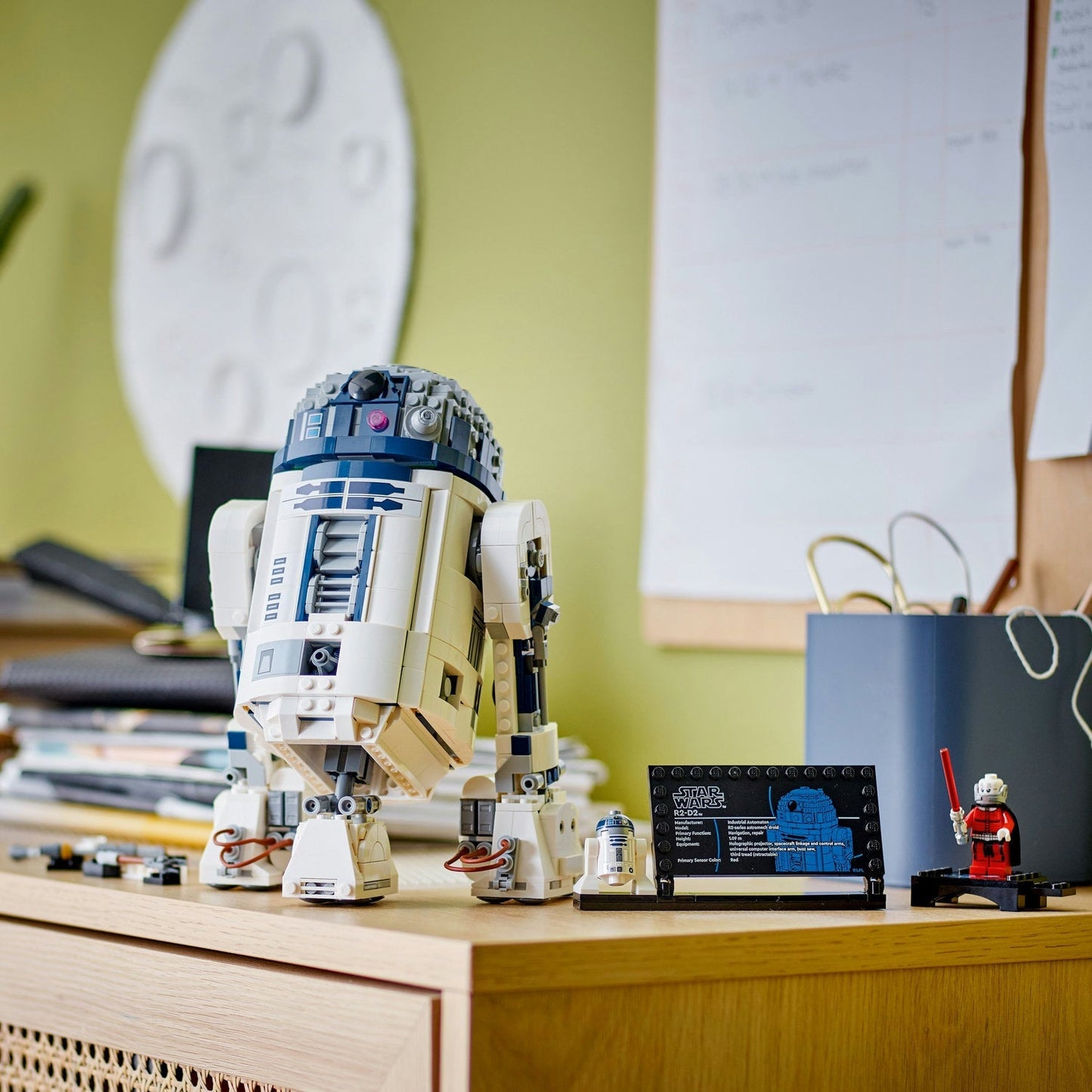LEGO R2-D2