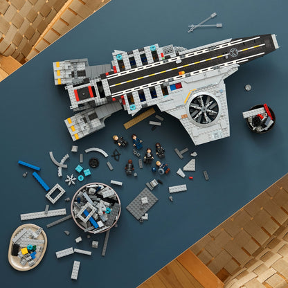 LEGO® Super Heroes: S.H.I.E.L.D. Helicarrier
