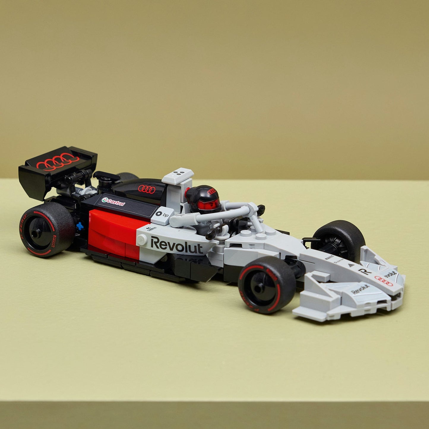 LEGO® Speed Champions: Audi Revolut F1® Team R26 Race Car
