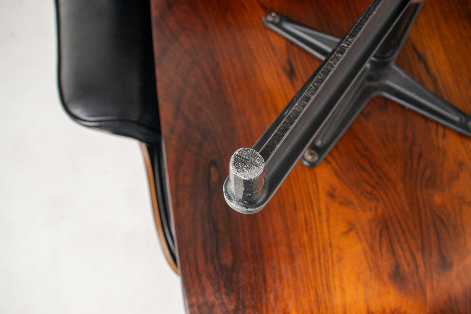 Early 1st Generation Eames Lounge Chair and Ottoman in Brazilian Rosewood finished in Gunstock Oil by Herman Miller