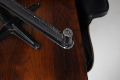 Early 1st Generation Eames Lounge Chair and Ottoman in Brazilian Rosewood finished in Gunstock Oil by Herman Miller