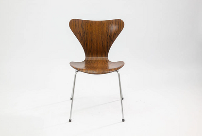 Set of 4 Arne Jacobsen for Fritz Hansen Series 7 Chairs in Rosewood Model 3107