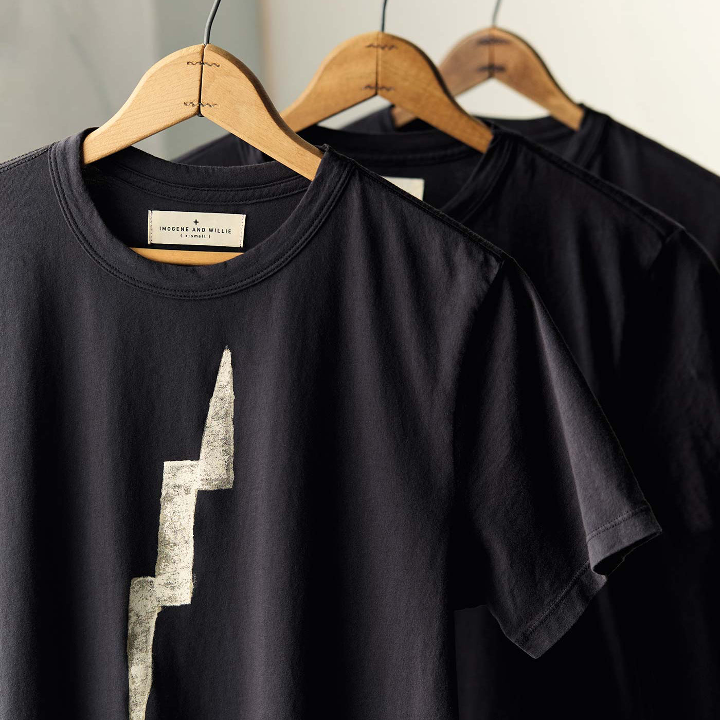 imogene + willie the "bolt" tee in black