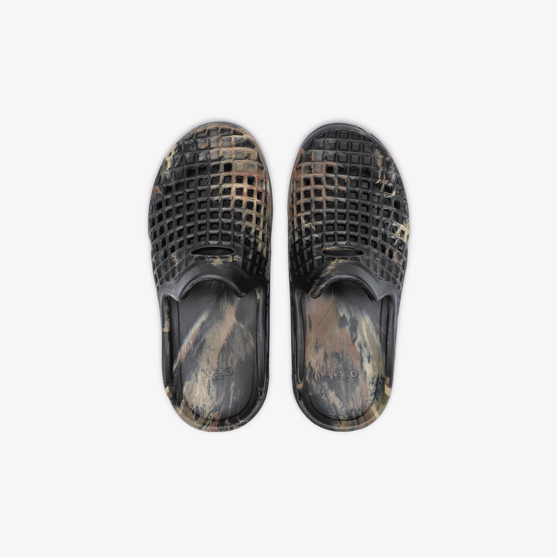 Lusso Cloud Woodland Camo Scenario Slide