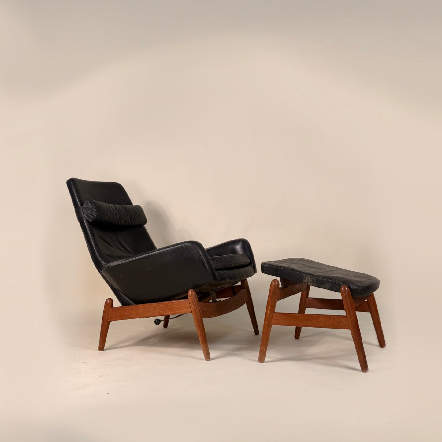 Rare Arnold Madsen & Schubell - MS30 High back Recliner