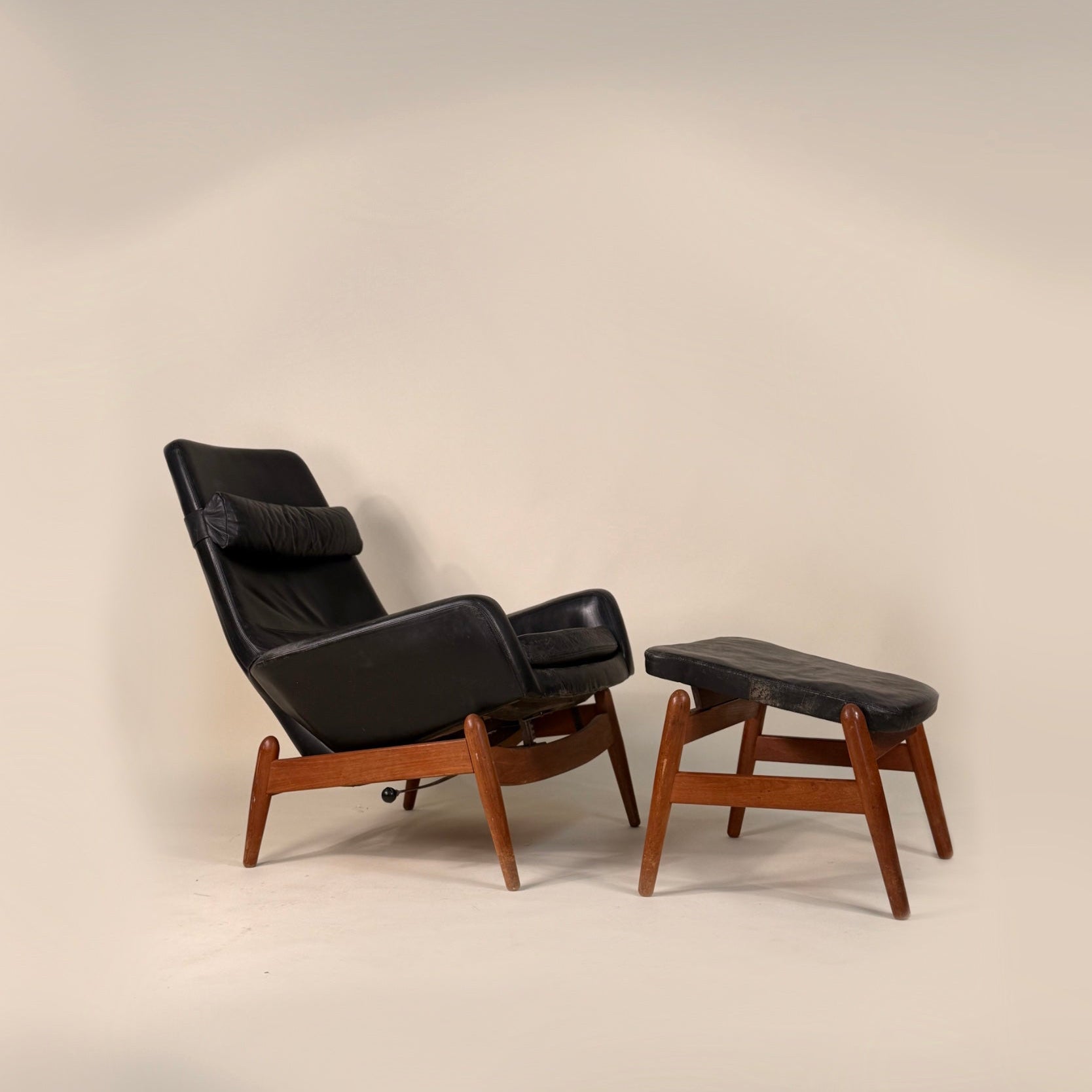 Rare Arnold Madsen & Schubell - MS30 High back Recliner