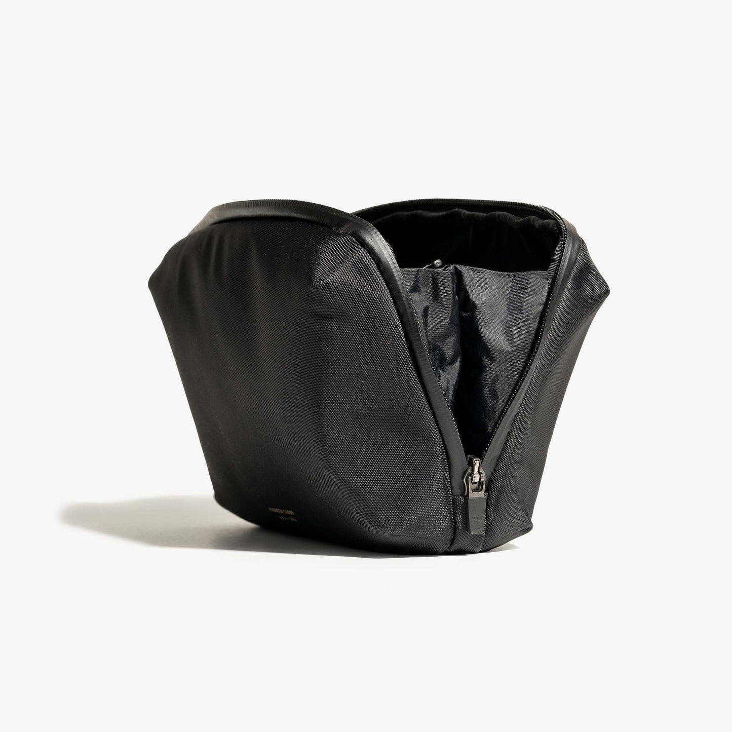 Pioneer Carry Global Pouch