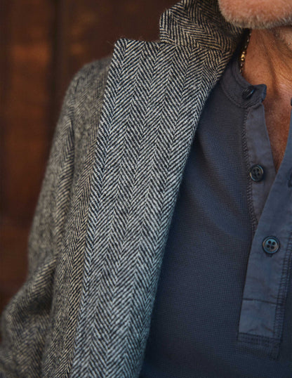 Gibson Waffle Henley in Weathered Black