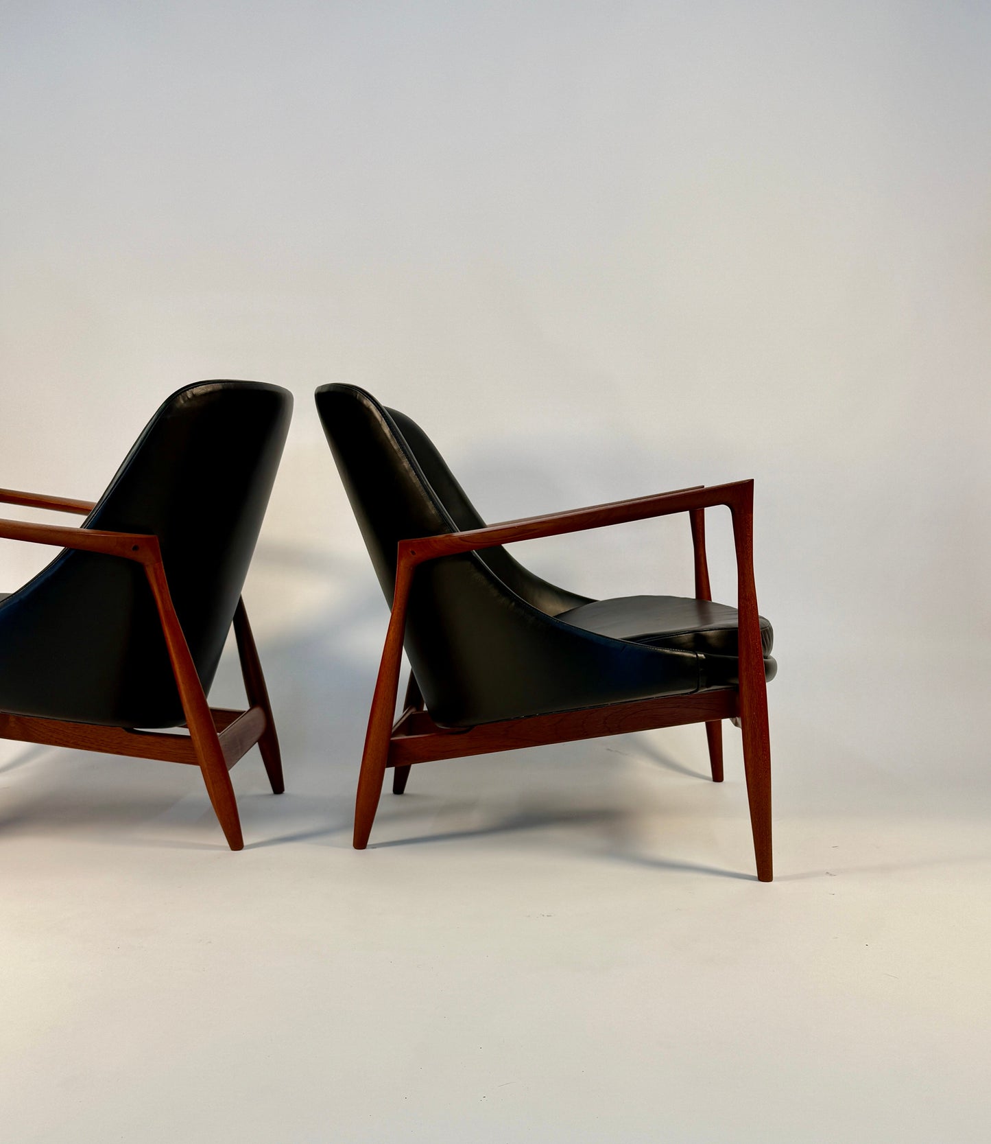Rare Pair of Vintage Elizabeth Lounge Chairs by Ib Kofod Larsen