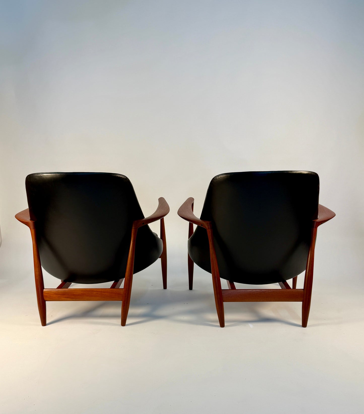 Rare Pair of Vintage Elizabeth Lounge Chairs by Ib Kofod Larsen