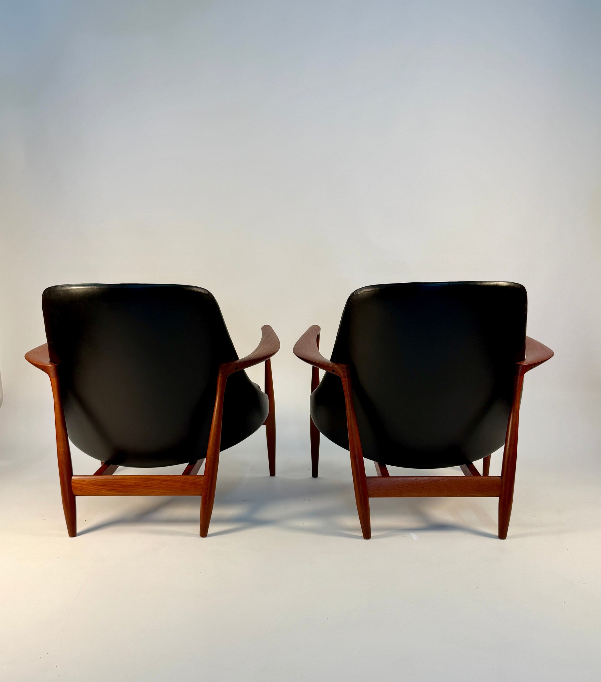Rare Pair of Vintage Elizabeth Lounge Chairs by Ib Kofod Larsen