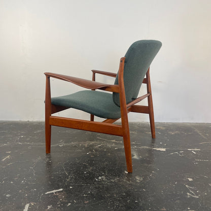 Finn Juhl Model 136 Lounge Chair for France & Son Circa 1950's