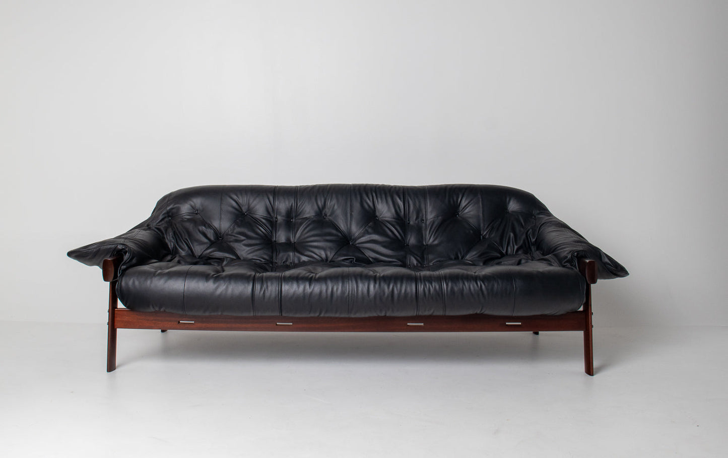 Brazilian Modern MP-41 Sofa by Percival Lafer