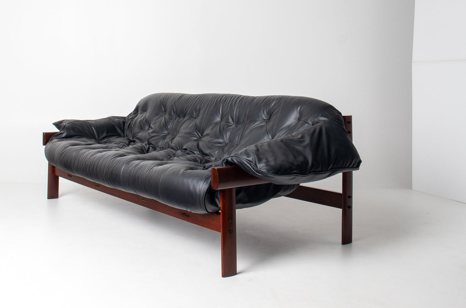 Brazilian Modern MP-41 Sofa by Percival Lafer