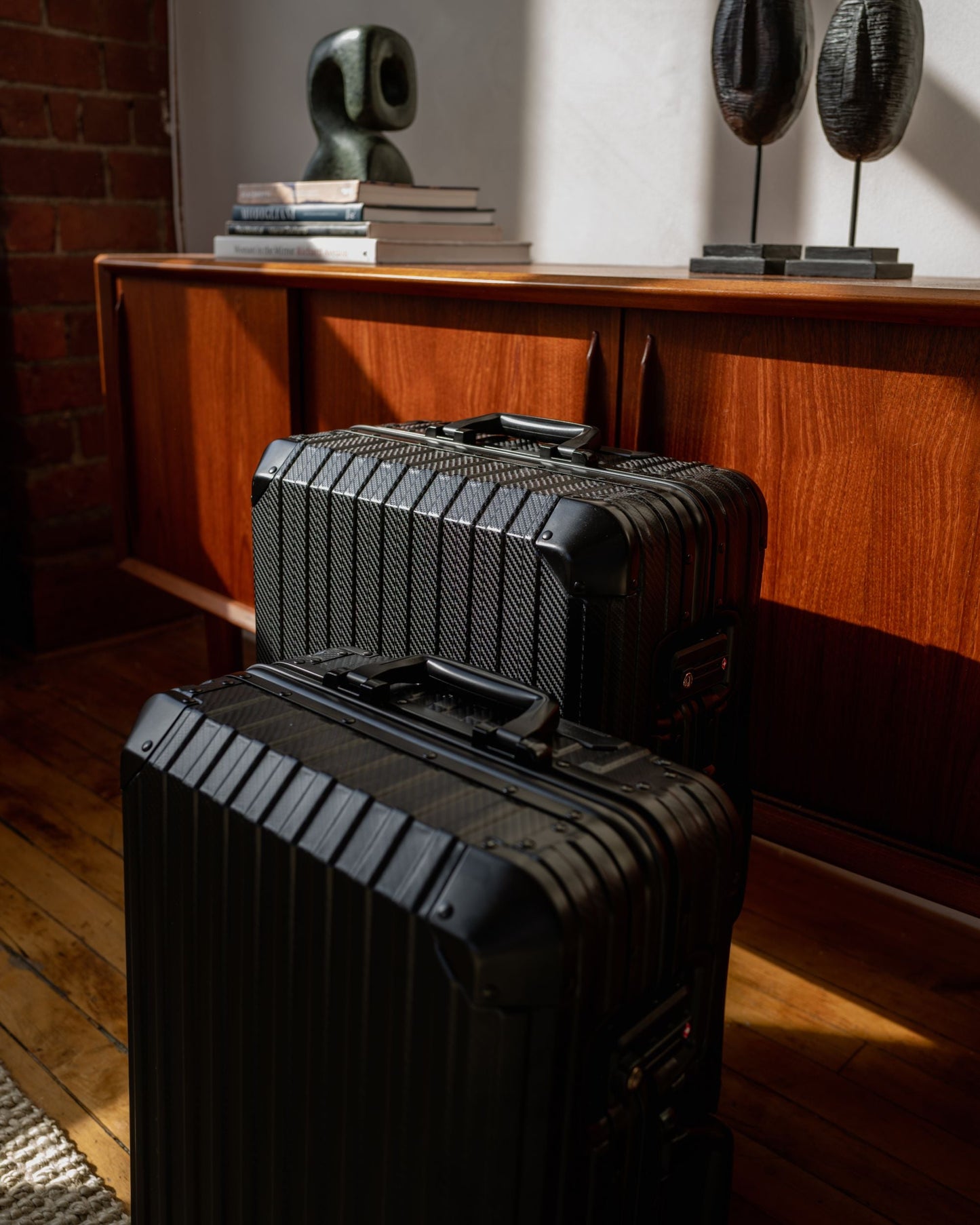 TREVA Aluminum Black Suitcase