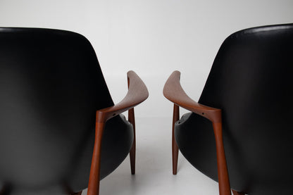 Rare Pair of Vintage Elizabeth Lounge Chairs by Ib Kofod Larsen