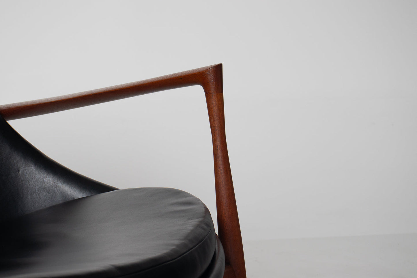 Rare Pair of Vintage Elizabeth Lounge Chairs by Ib Kofod Larsen