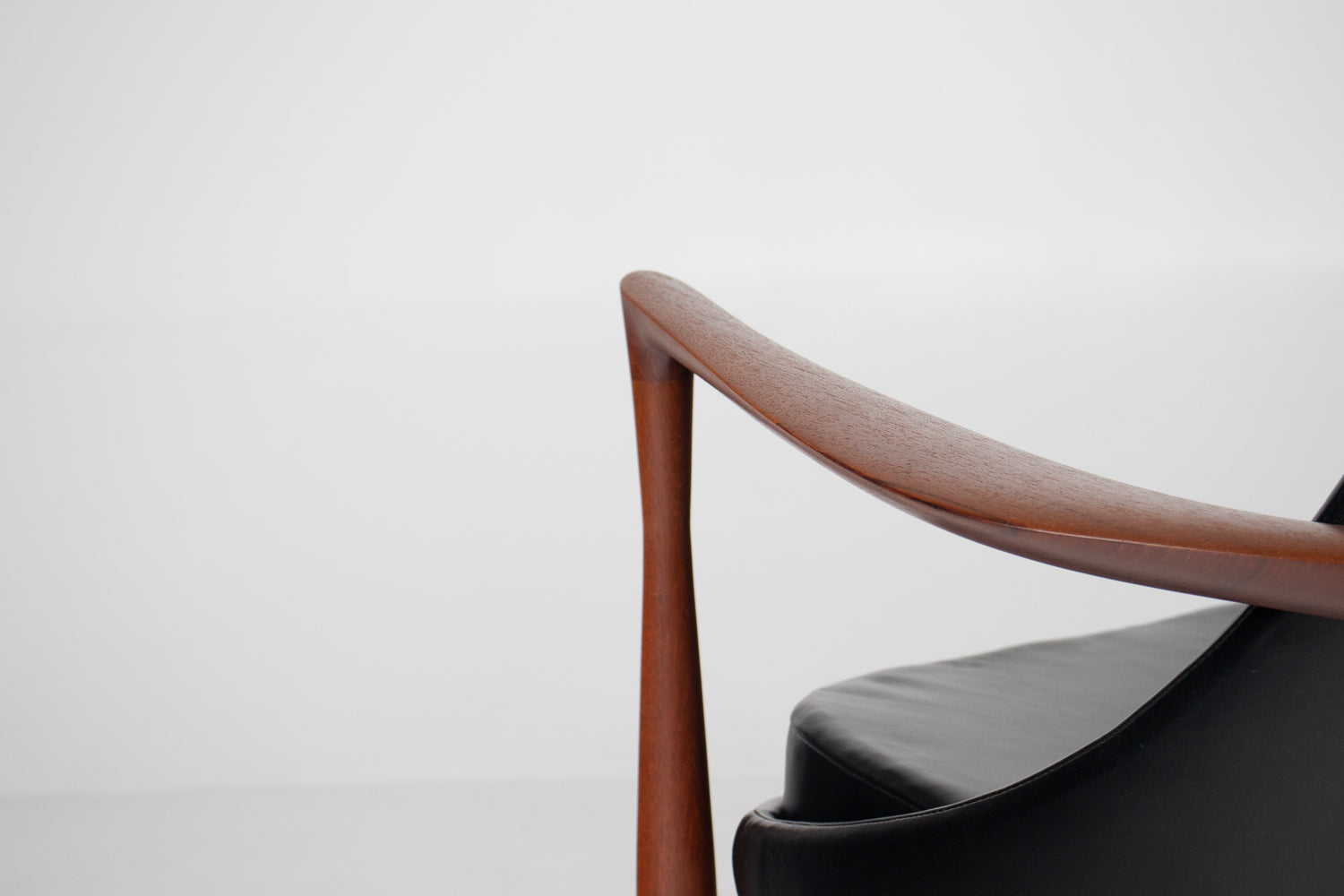 Rare Pair of Vintage Elizabeth Lounge Chairs by Ib Kofod Larsen