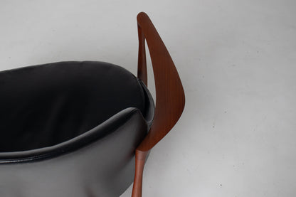 Rare Pair of Vintage Elizabeth Lounge Chairs by Ib Kofod Larsen