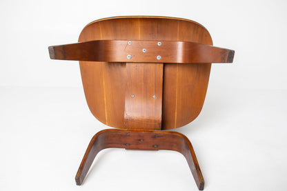Eames LCW 5-2-5 in Walnut Evans Production